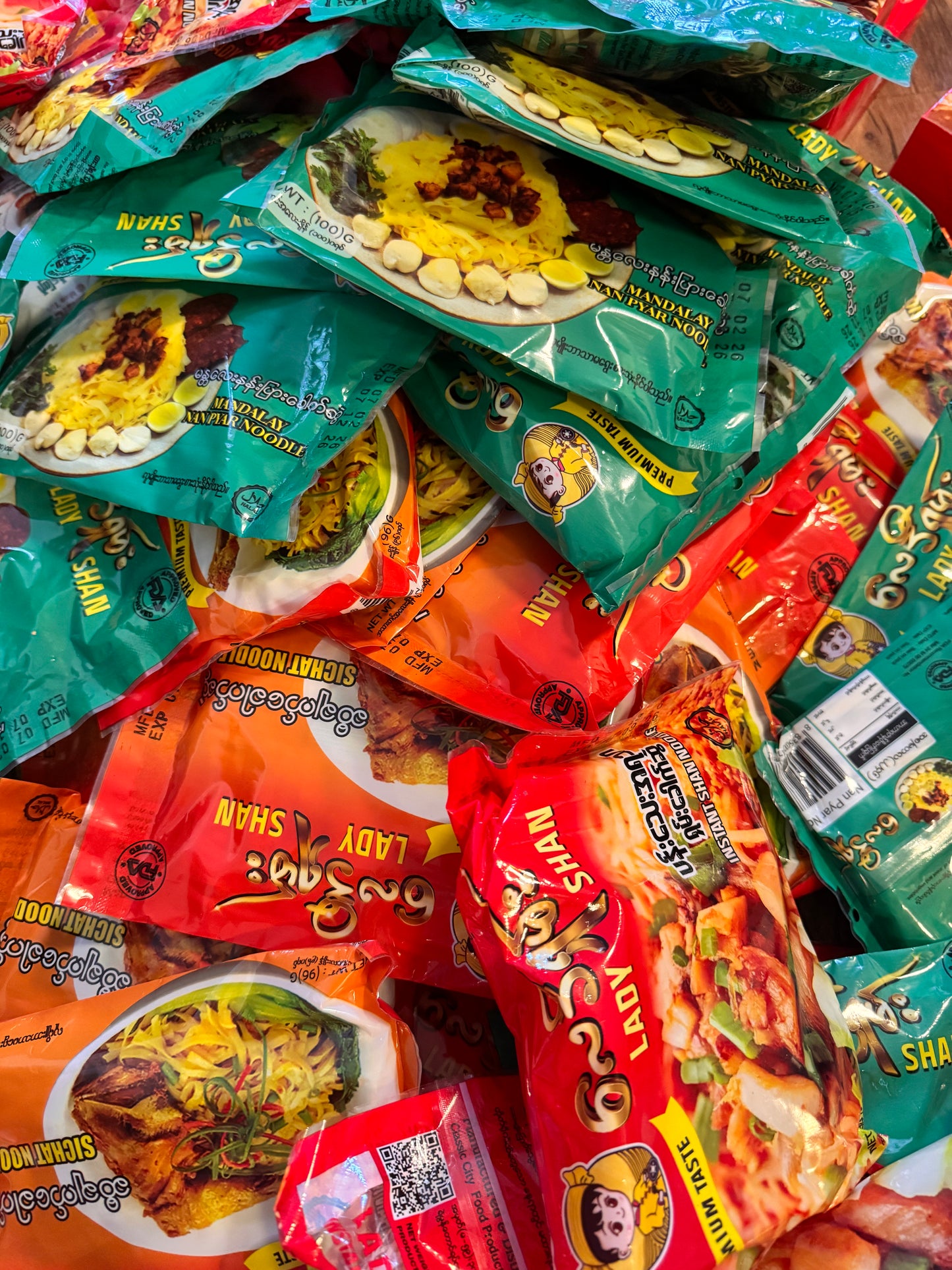 လေဒီရှမ်း အသင့်စားခေါက်ဆွဲများ - Lady Shan Ready Made Shan Noodles